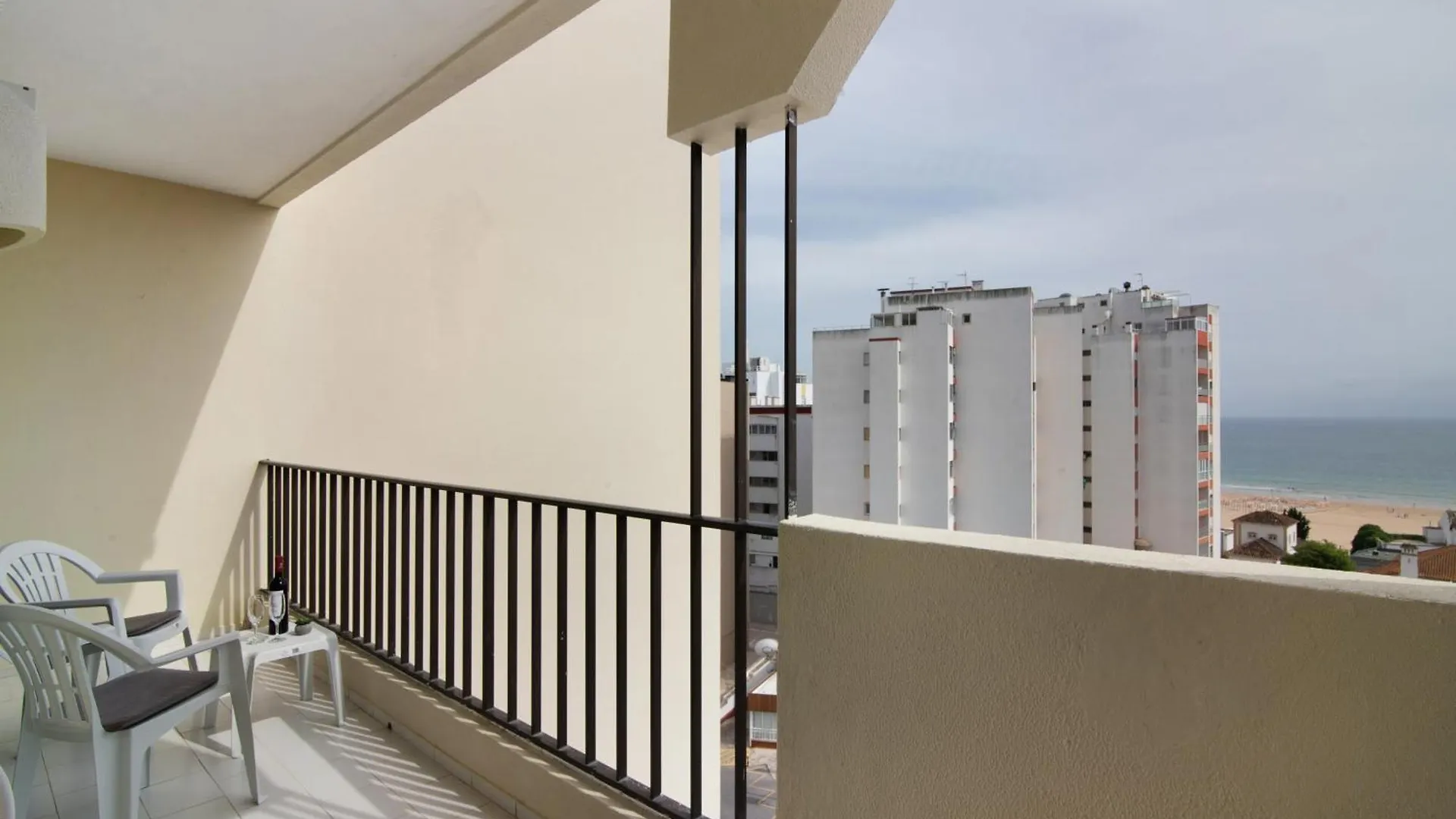Quaint Beach View - Praia Da Rocha Portimao Apartment